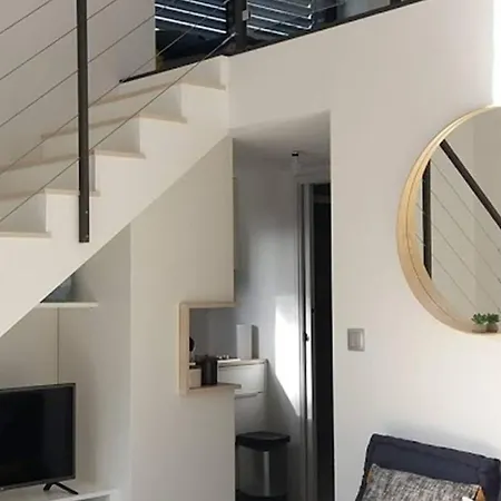 Villa D'architecte Avec Piscine Chauffee, Terrasse Et Services Hoteliers A - Fr-1-791-11